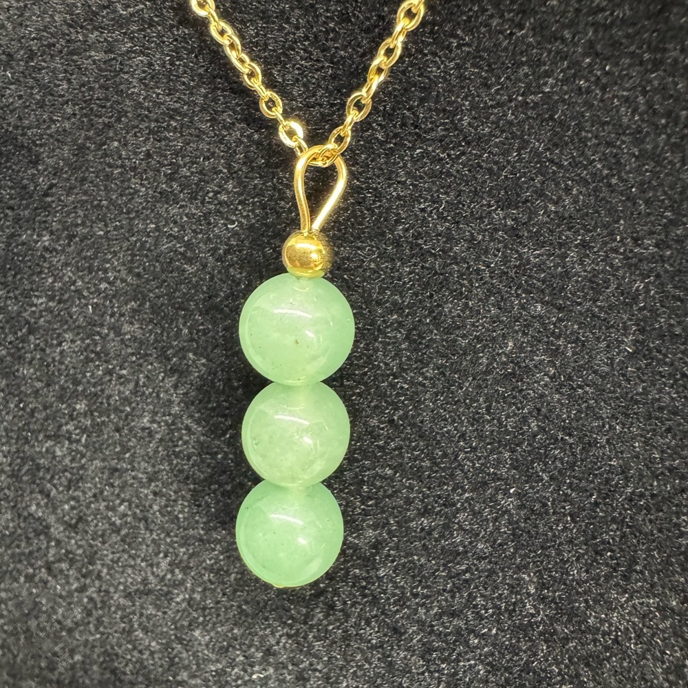 Jade 3 Stone Necklace - Picture 4 of 6